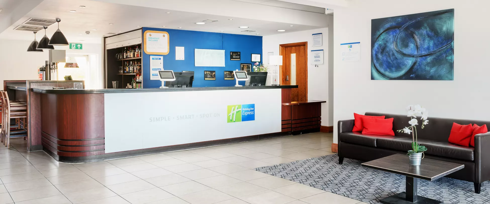 Holiday Inn Express Braintree Welcome.